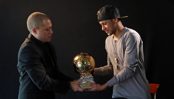 小米林：扑点靠的是直觉；卢卡库很重要，希望伤员都尽快归队（小米林：点球扑救靠本能；卢卡库至关重要，盼伤员早日回归）