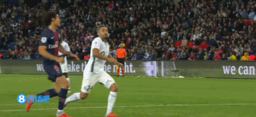 狙击蝴蝶啥时候能播到这儿，当时路透周柯宇陈妍希亲的太对味儿了